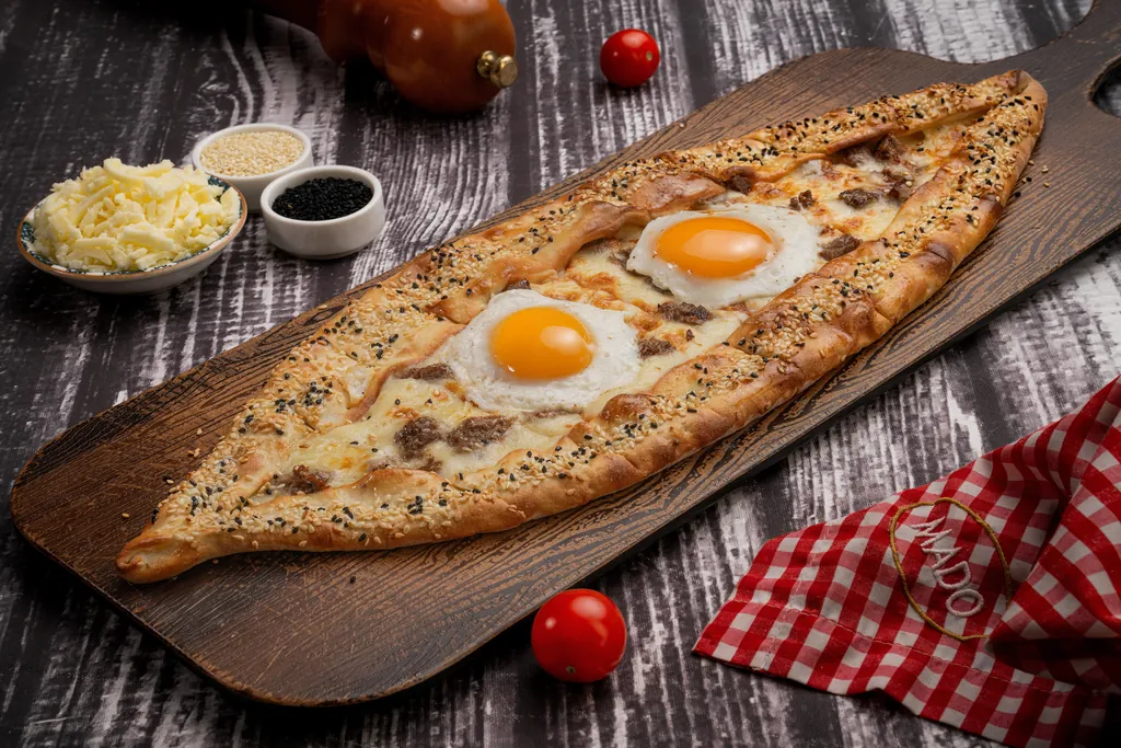 Kavurma with Eggs Pide