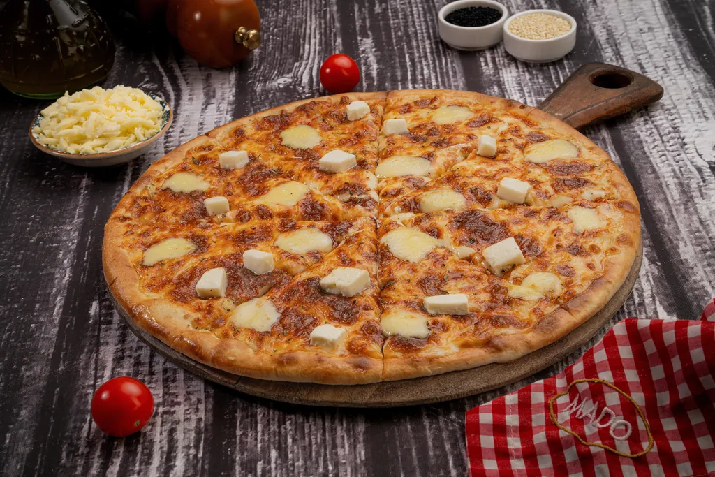 Peynirli Pizza